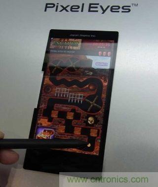 图2:日本显示器采用In-cell技术的5英寸全高清面板