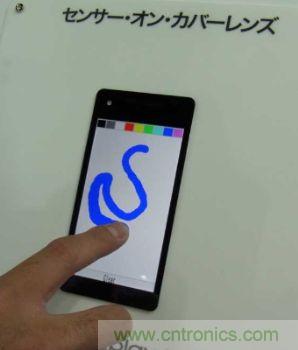 图3:日本显示器的玻璃盖板一体型触摸面板与4.3英寸液晶面板一体化的面板