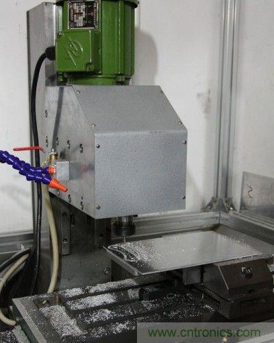 DIY:自制无线控制机器人