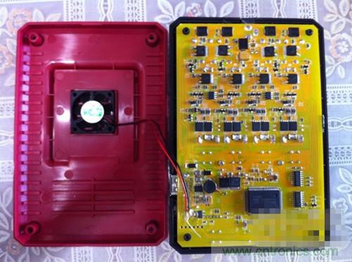 带蓝牙功能顶级充电器拆解