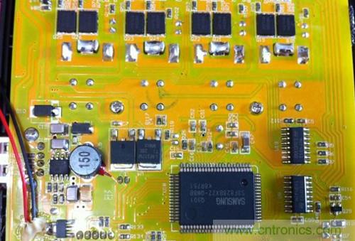 带蓝牙功能顶级充电器拆解