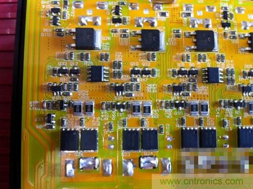 带蓝牙功能顶级充电器拆解