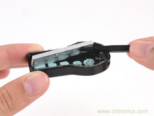 拆解新一代颠覆性产品: 谷歌Chromecast电视棒内部探秘