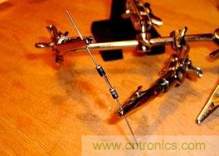 “摇一摇”手电筒DIY