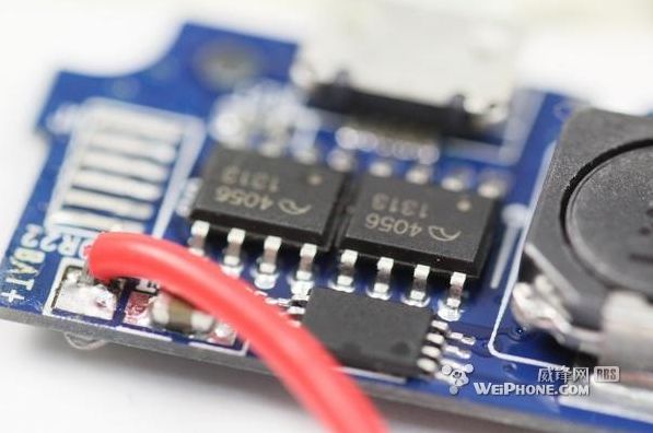 日本精工生产的 4056 充电管理芯片和电源?；ば酒? width=