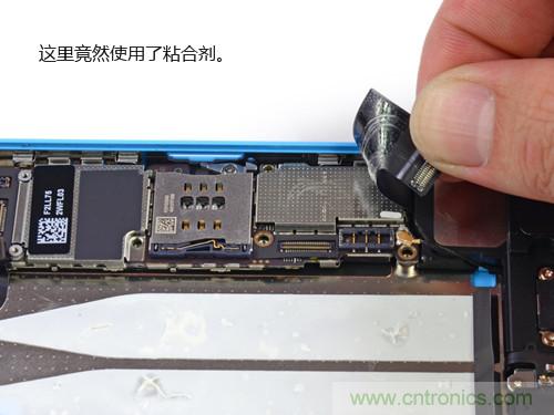 内部能否出“彩”？“五彩机身”iPhone 5C拆解揭秘