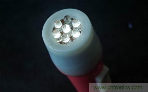 DIY小手电:纯手工刻板改造5号电池小手电