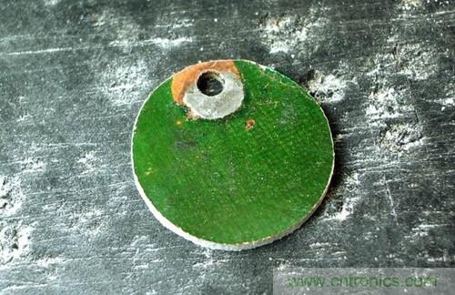 DIY小手电:纯手工刻板改造5号电池小手电