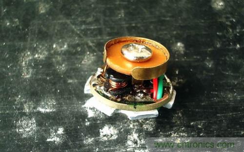 DIY小手电:纯手工刻板改造5号电池小手电