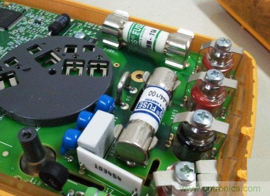 拆万用表中的的“苹果” Fluke 287