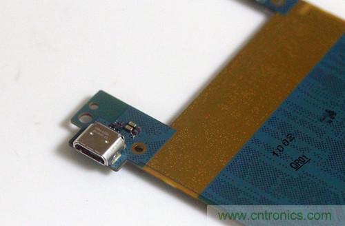 拆解4G新机索尼M35t：用料十足，易于维修