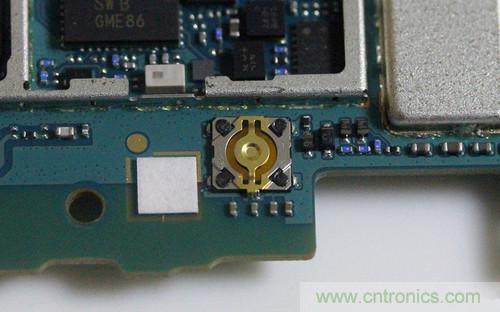 拆解4G新机索尼M35t：用料十足，易于维修