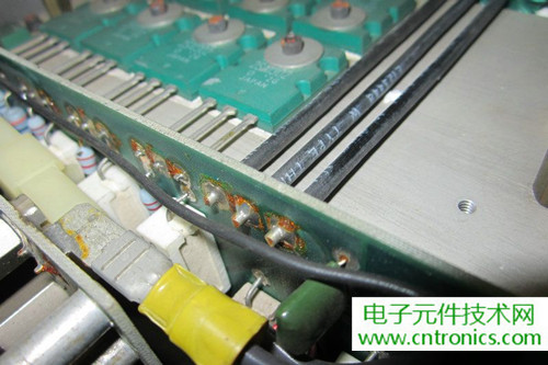用料很给力！专业后级功放美国高峰FA1201拆解