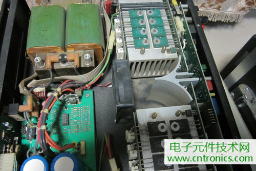 用料很给力！专业后级功放美国高峰FA1201拆解