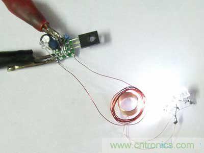 DIY：简单但神奇的无线供电套件