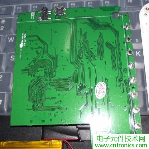 探秘电子纸！一款电纸书的电子墨水屏拆解