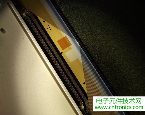 探秘电子纸！一款电纸书的电子墨水屏拆解