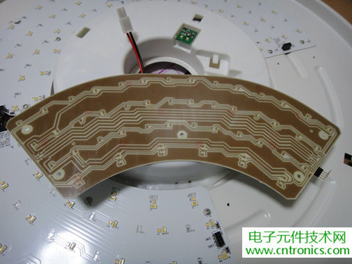 高端大气上档次！智能?？氐鞴釲ED吸顶灯拆解