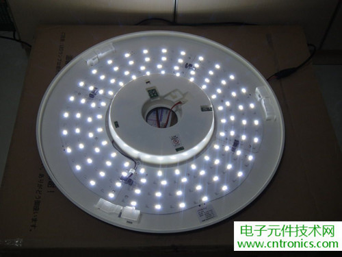 高端大气上档次！智能?？氐鞴釲ED吸顶灯拆解