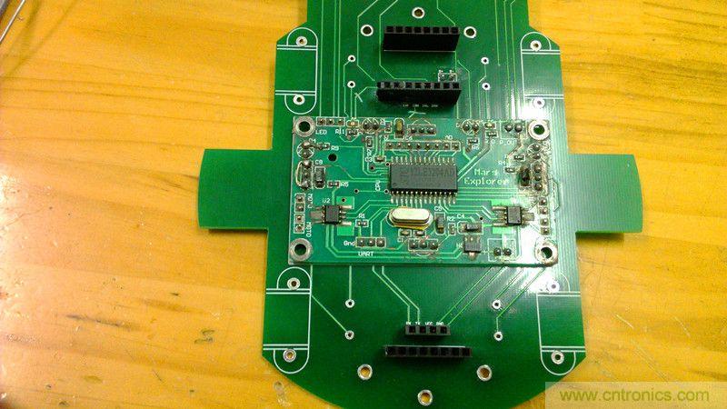 牛人力作！PCB版蓝牙智能小车DIY