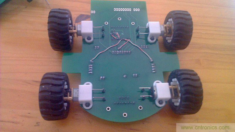 牛人力作！PCB版蓝牙智能小车DIY