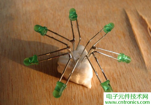 工科男的圣诞礼物:简易LED圣诞树DIY