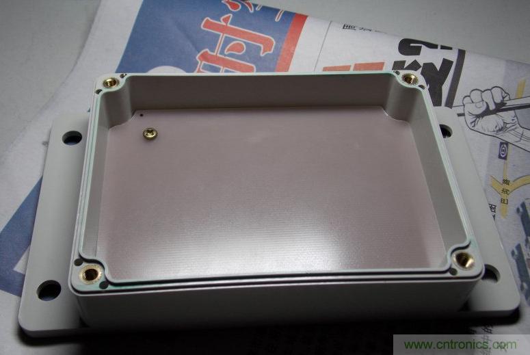 牛人全手工DIY:微电脑智能温控市电开关