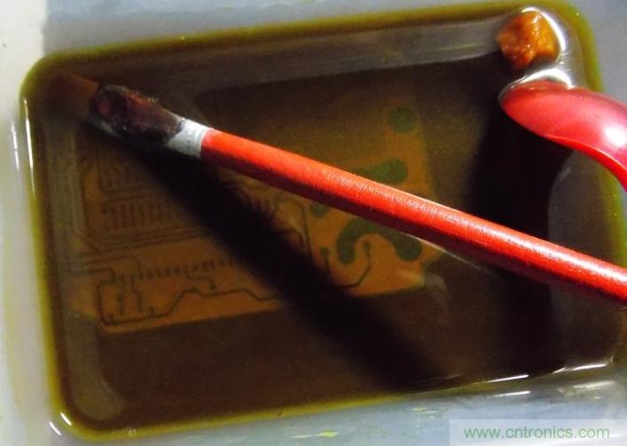 牛人全手工DIY:微电脑智能温控市电开关