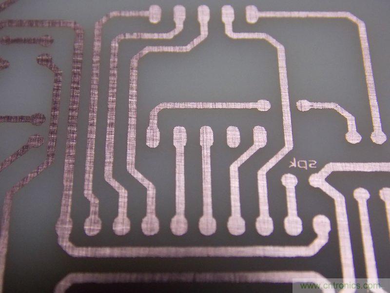 牛人全手工DIY:微电脑智能温控市电开关