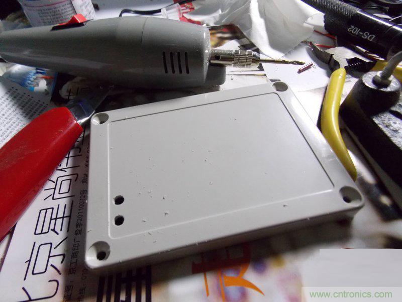 牛人全手工DIY:微电脑智能温控市电开关