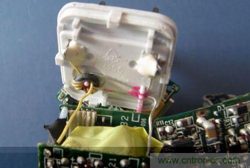 苹果充电器拆解