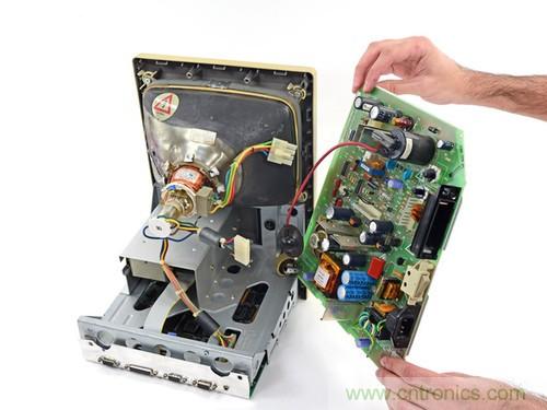 拆！古董级Macintosh 128K电脑