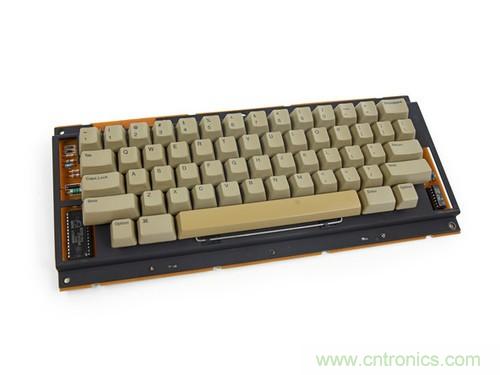 拆！古董级Macintosh 128K电脑