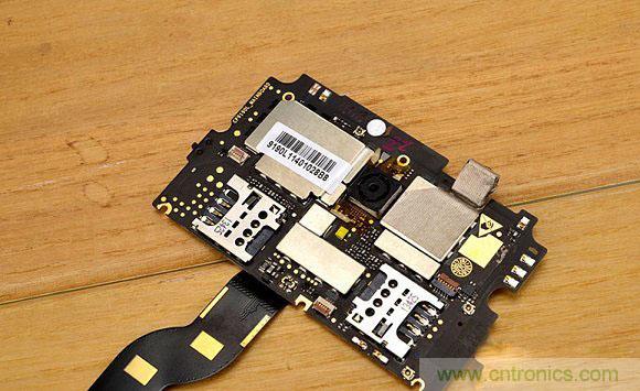 酷派S6主板正面图解