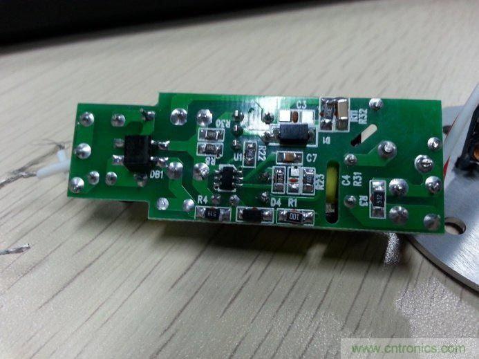 电源?？? /></div>
 <br />
[page]在初步了解了灯的整体构造以后，我们来了解一下各个?？榈墓δ埽?br />
<div style=