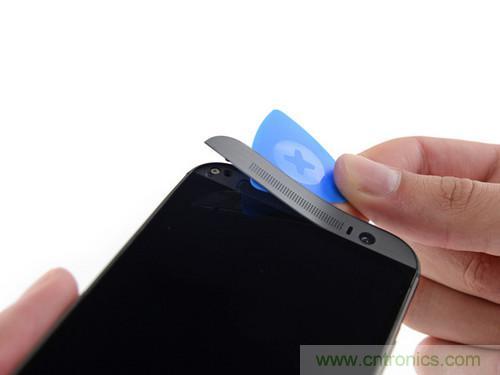 牛人强拆！新HTC One(M8)真机精密做工难修理