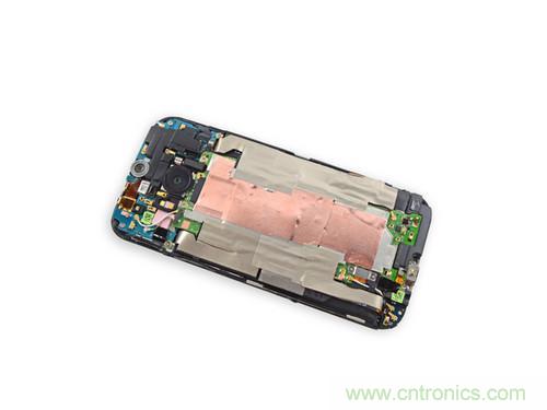 牛人强拆！新HTC One(M8)真机精密做工难修理