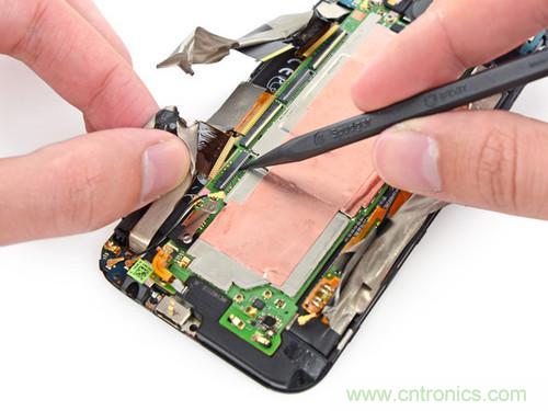 牛人强拆！新HTC One(M8)真机精密做工难修理