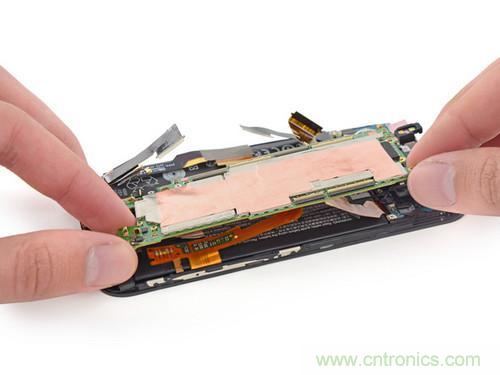 牛人强拆！新HTC One(M8)真机精密做工难修理