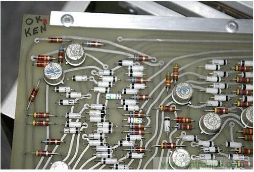 经典怀旧拆解！历史弥留的可编程科学计算器 from 1966