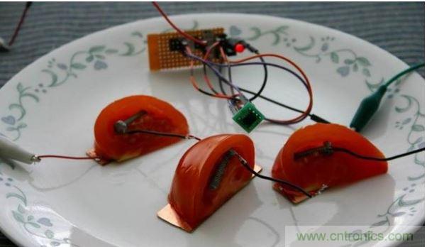 Tiny13驱动LED闪烁（亮）