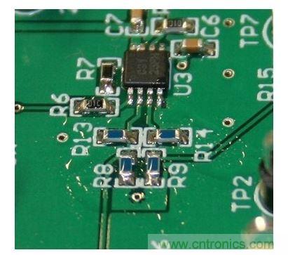  即为残留过多数量焊剂的 PCB。