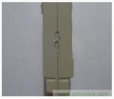 图2：机身侧面的狭缝。