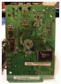 图3：WPS54G打印服务器电路板背面。