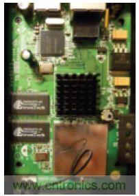 图2：WPS54G打印服务器电路板正面。