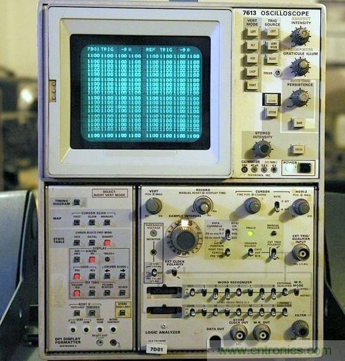 一台相当老式的逻辑分析仪