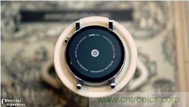 Moto 360 二代:“精益求精”的细节仍无法弥补功能的缺失