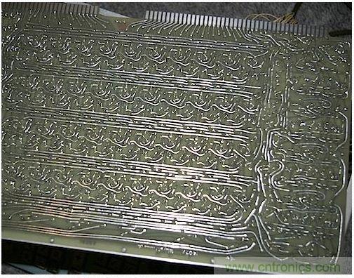 拆解也怀旧，让人惊叹的古董级可编程科学计算器 from 1966