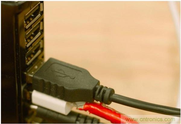 C.H.I.P. 和 Pi Zero超微型电脑——谁才是创客们心里的 No.1？