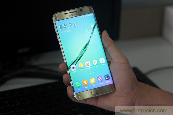 三星S6 Edge+拆解：比S6 Edge加在哪里？